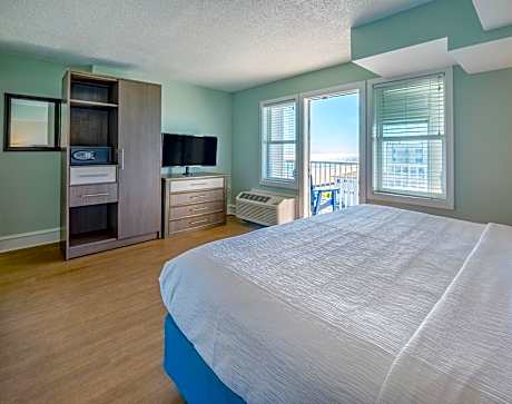 Efficiency King Oceanview with Balcony