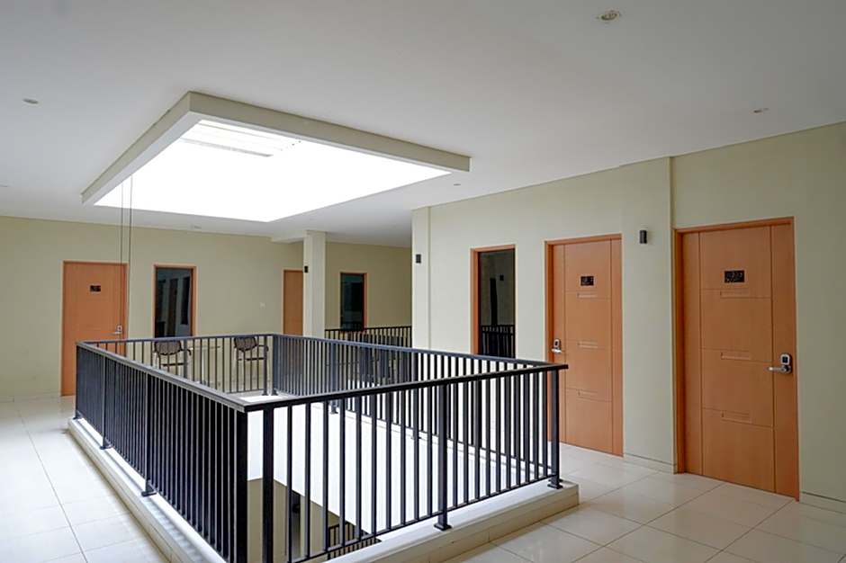 RedDoorz near Exit Tol Banyumanik 2