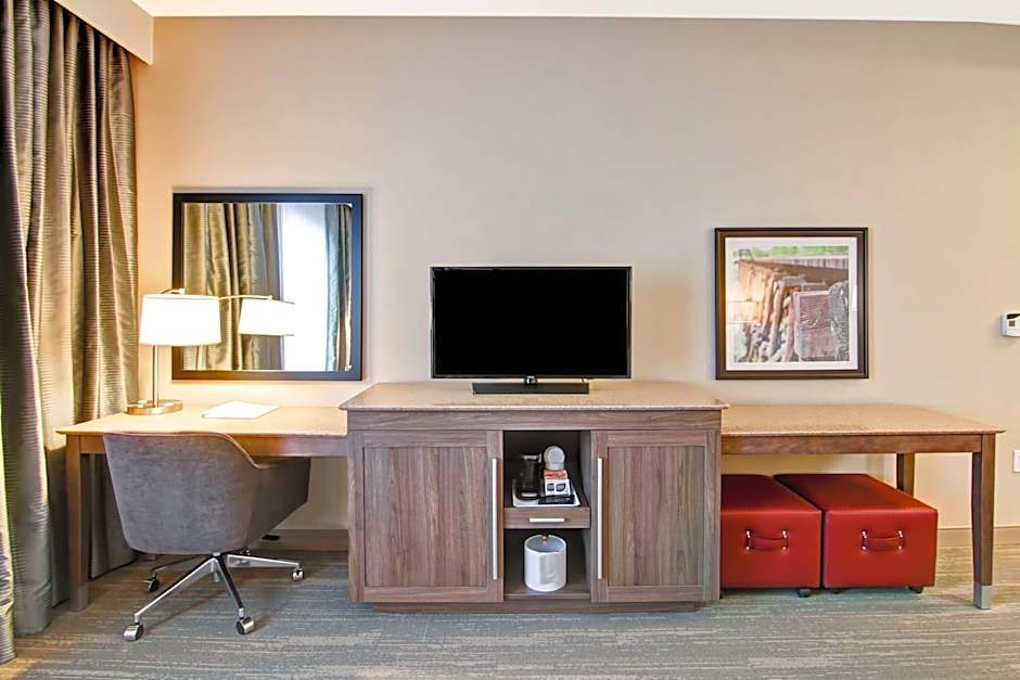 Hampton Inn By Hilton & Suites Grande Prairie, Alberta, Canada