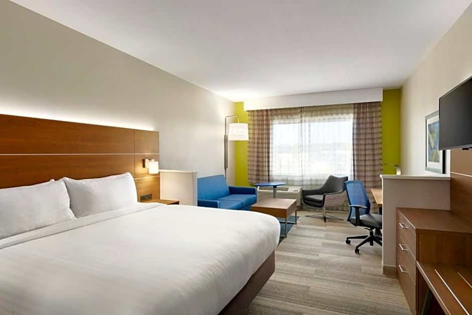 Holiday Inn Express & Suites Salisbury, an IHG Hotel