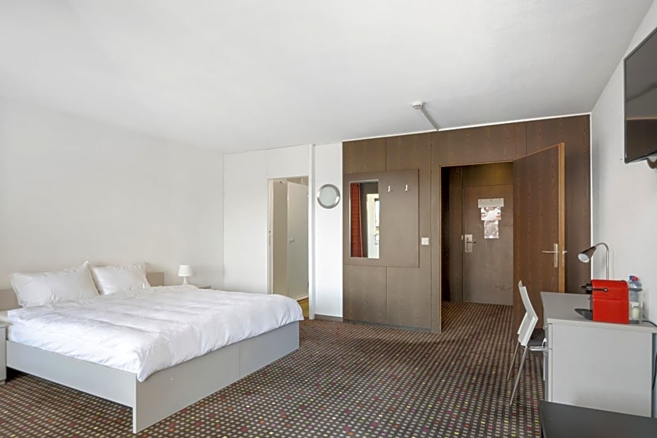 Neuchatel City Hotel