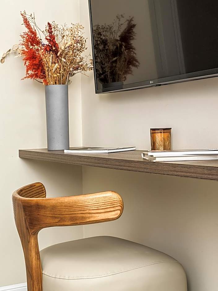 LIV Mackenzie Beach Suites Larnaca ADULTS ONLY