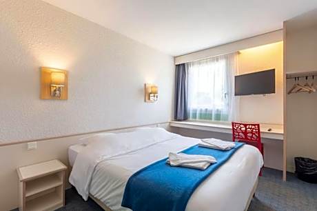 Double or Twin Room with Private Bathroom