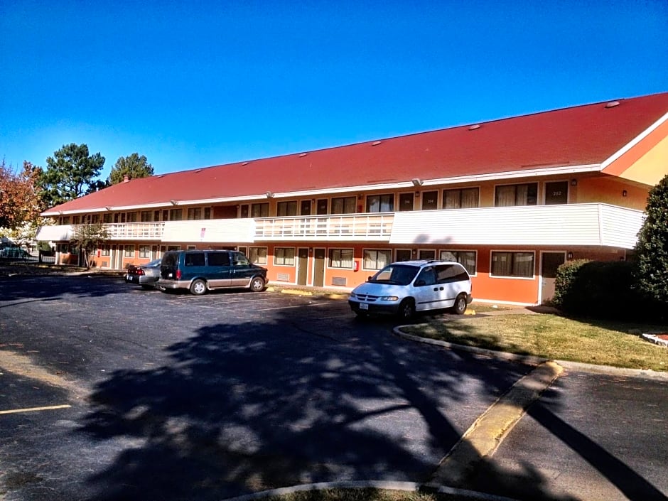 Americas Best Value Inn and Suites Little Rock