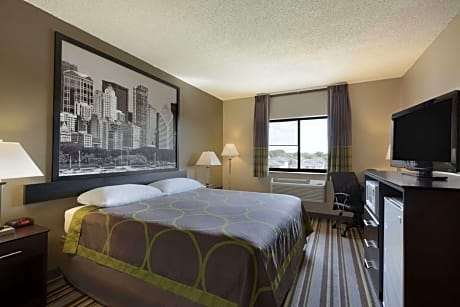 1 King Bed Non-Smoking