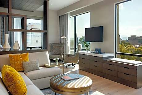 King Room with Mountain View