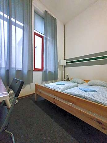 Deluxe Double Room (2 Adults + 1 Child)