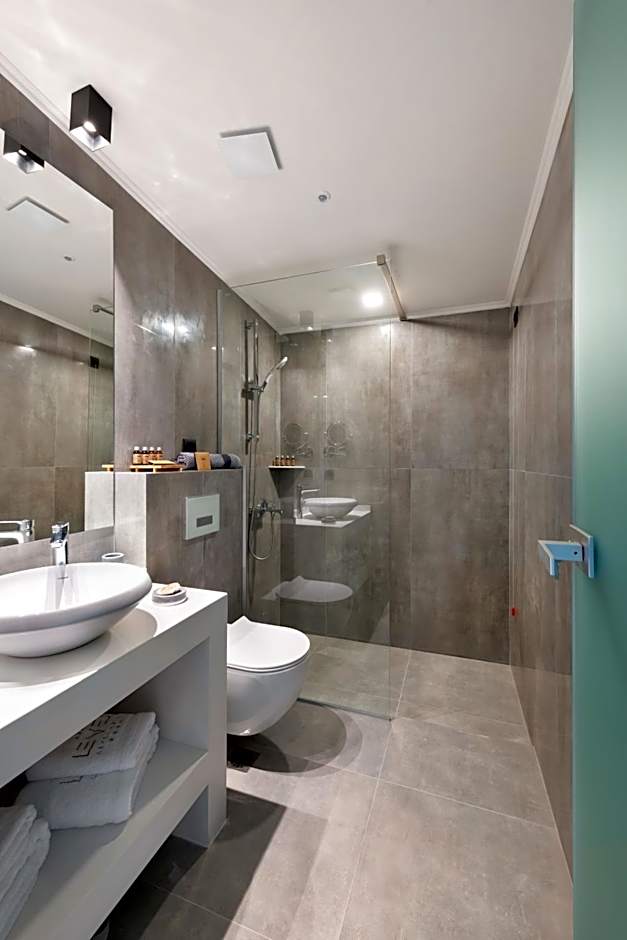 Sea Level Hotel by Diomedes Group