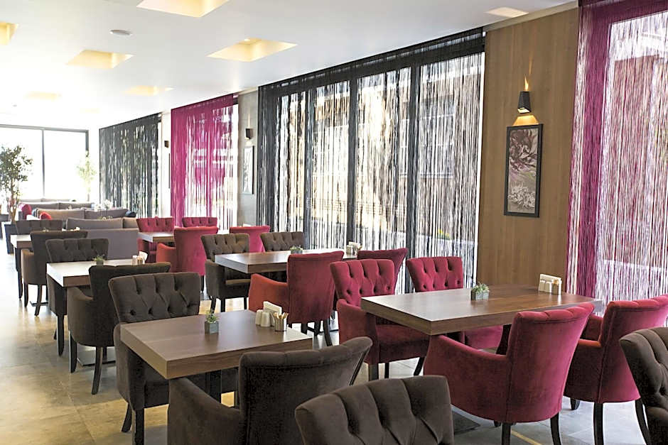 Kalevera Hotel