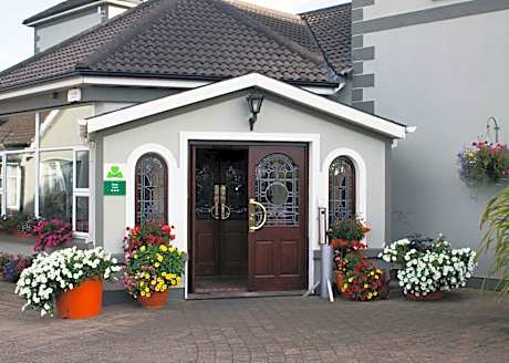 Rhu Glenn Hotel
