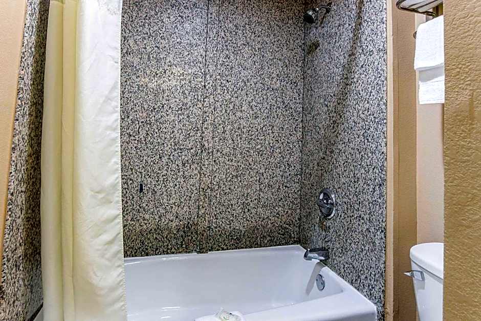 Quality Inn & Suites Atlanta Airport South