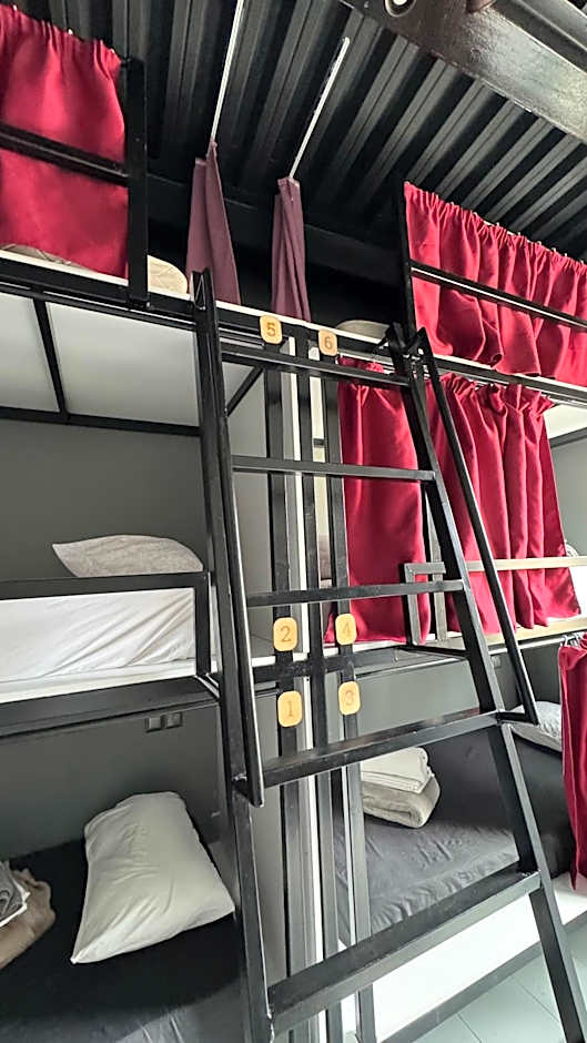 Iconic Athens Hostel – Athens, NY