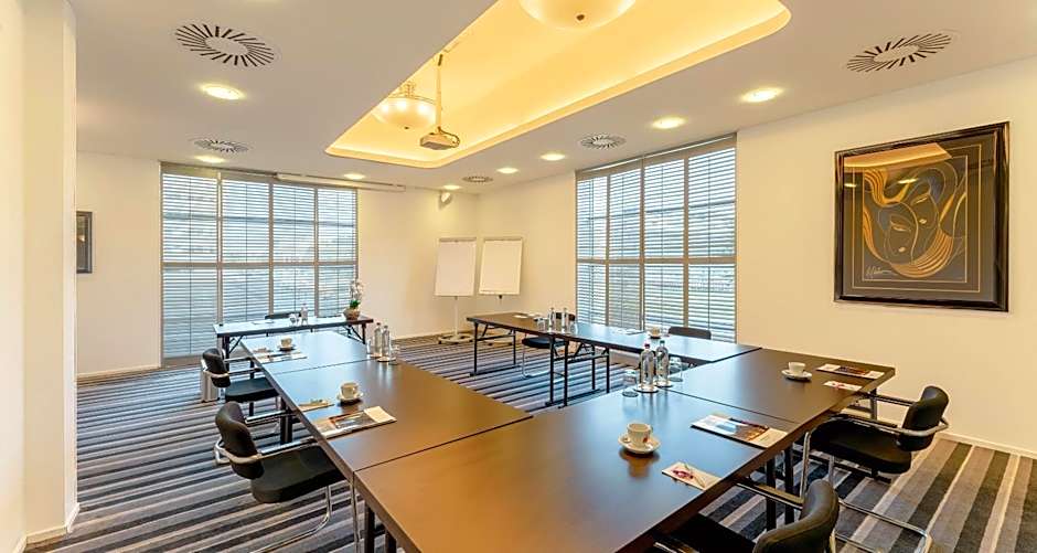 PLAZA Premium Grand Winston