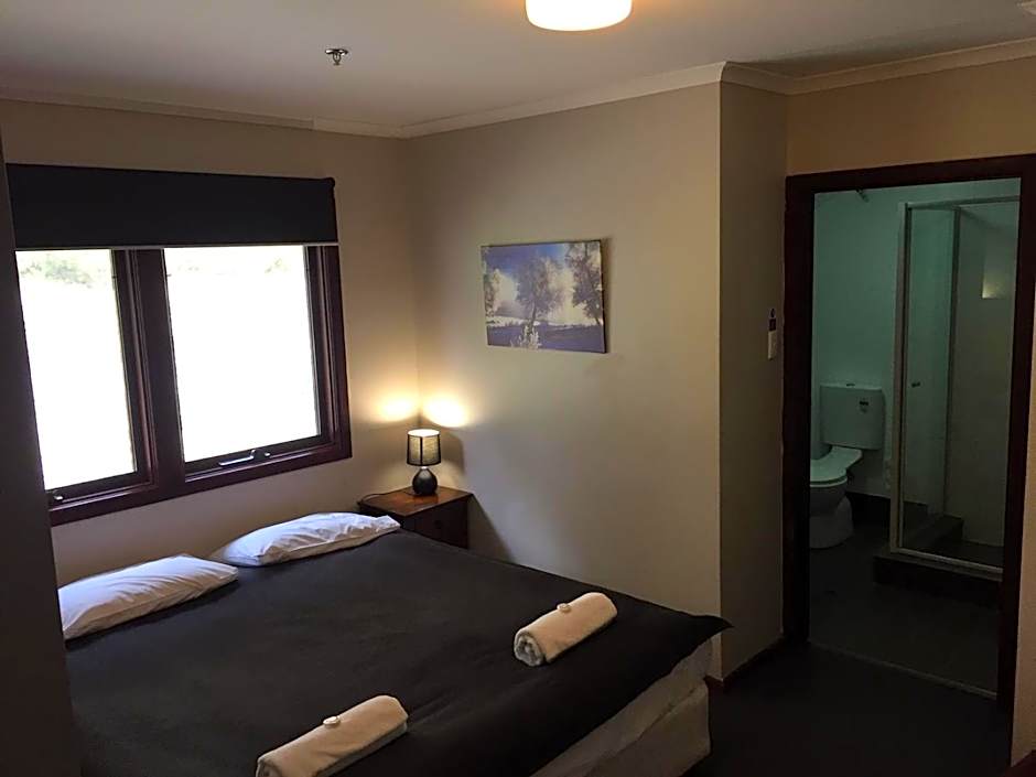 Photo 1 of 4 of 1 Double Bed or 2 Beds