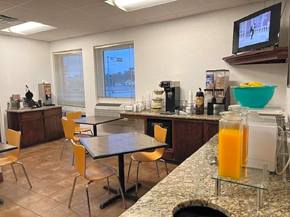 Posh Inn & Suites
