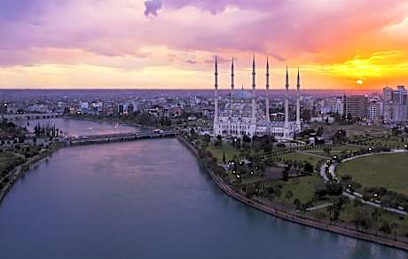 Classic Twin Room, 2 Twin Beds, River View (2 Twin Beds)