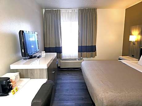 King Room - Accessible/Non-Smoking