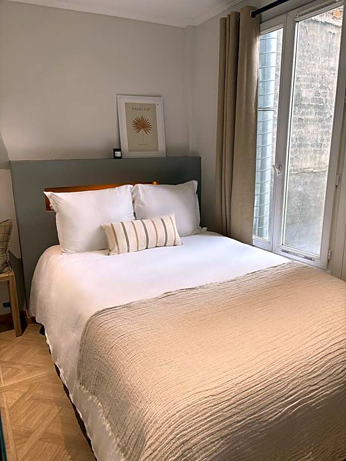 Hotel Paris Amore
