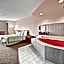 Niagara Lodge & Suites