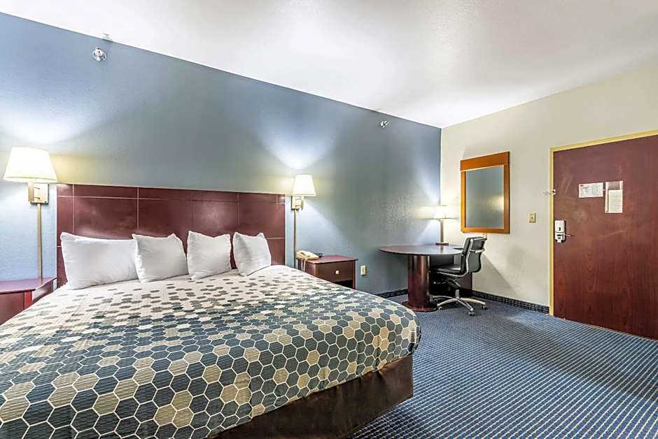 Econo Lodge Inn & Suites North Little Rock