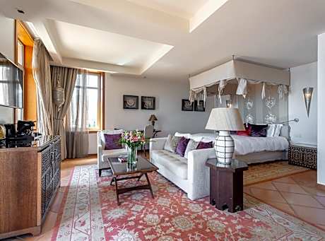 1 Queen Suite Sea View Yaktsa