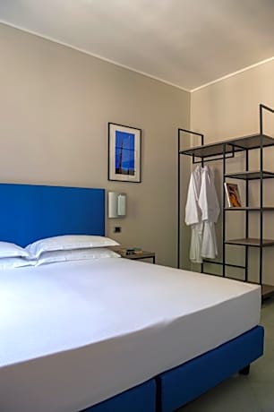 Double or Twin Room with Sea View