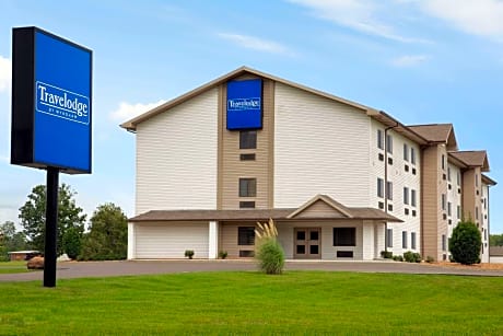 Travelodge by Wyndham Livonia