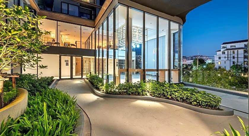 Salaya One Hotel & Service Apartment