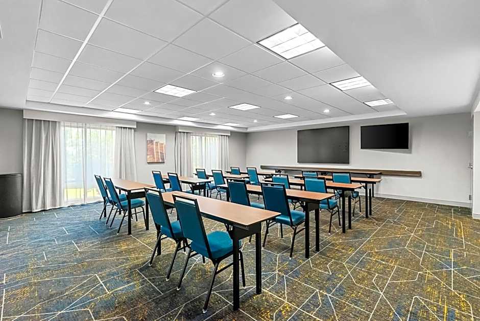 Hampton Inn & Suites Peru