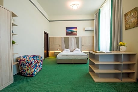 One-Bedroom Apartment with Terrace and Panoramic Views