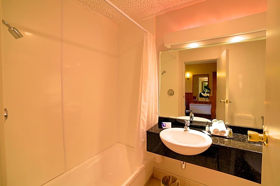 Brentwood Hotel