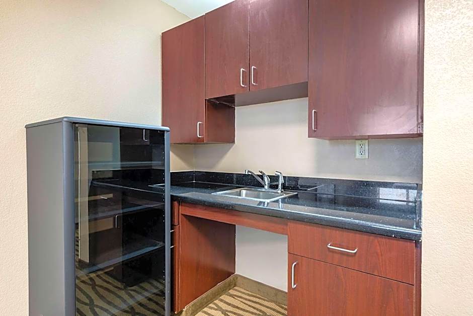 Holiday Inn Express & Suites Hebron - Cincinnati Airport by IHG