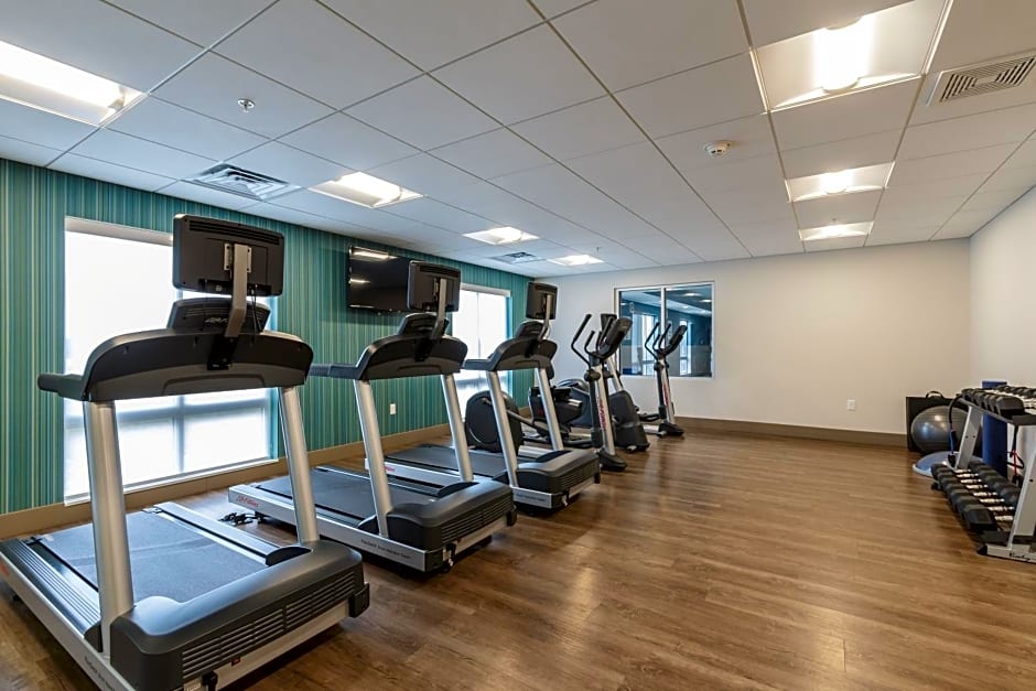 Holiday Inn Express and Suites- South Bend Casino By IHG