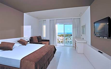 Xtra Family Room with Sea View