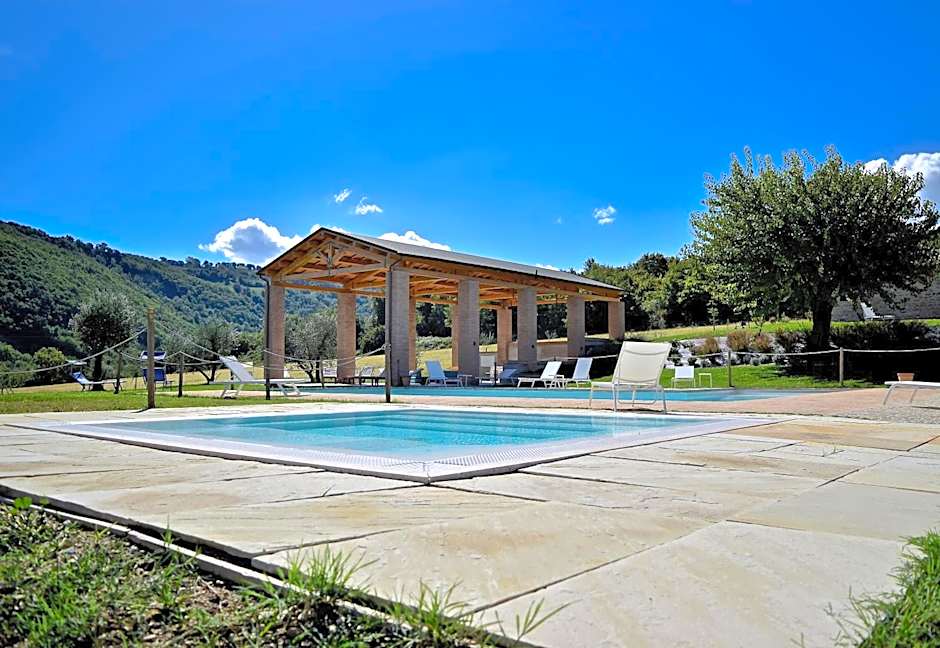 Amico Country House