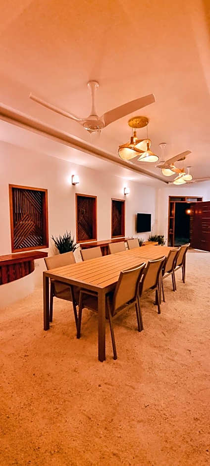 Vaagali Inn