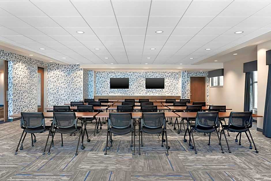 Courtyard by Marriott Milwaukee Brookfield at Poplar Creek