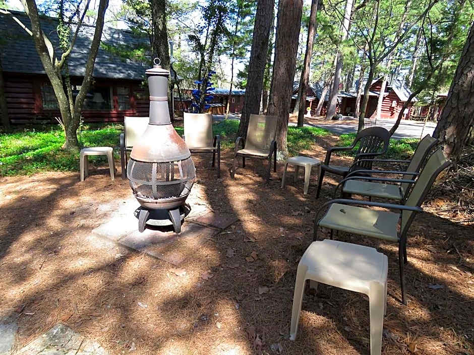 Tall Pines Inn