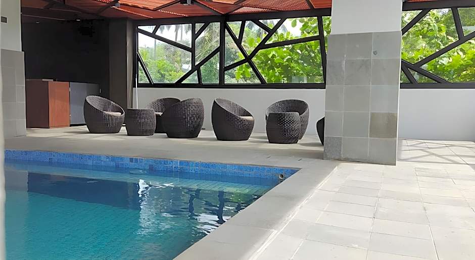 Rogers Hotel Manado