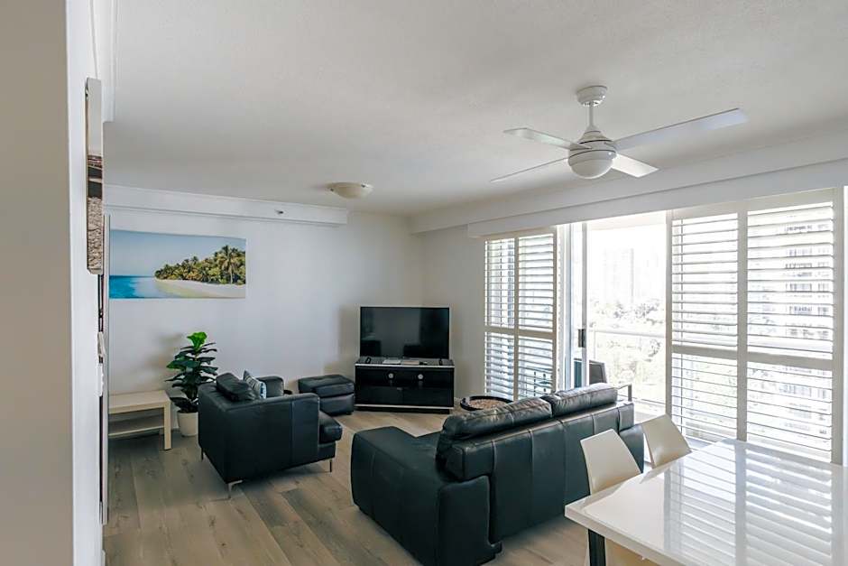 The Crest Apartments - Main Beach