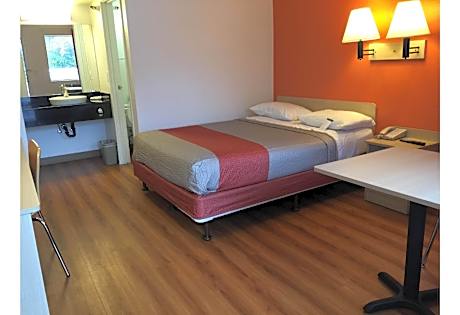 1 Bed | Deluxe