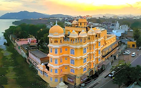 Bloom Boutique I Lake Pichola