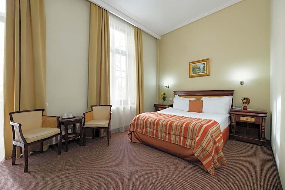 Atrium Hotel Ateneu City Center