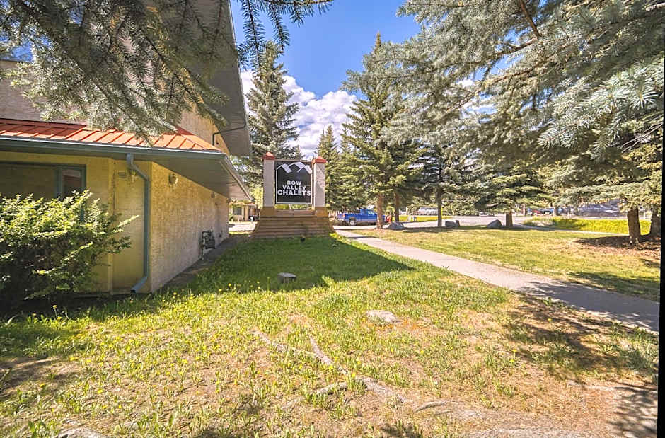 Bow Valley Chalets-Entire 2 King Bedrooms townhouse