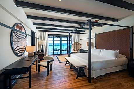 Privilege Swim Up Master Suite