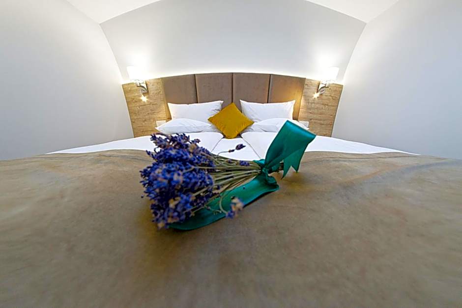 AQUARIUS BOUTIQUE HOTEL