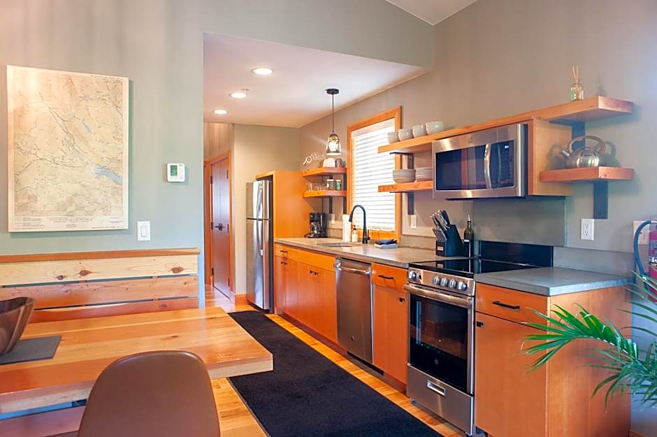 The Suites on Main