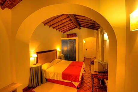 Family Room (2 Adults + 2 Children)