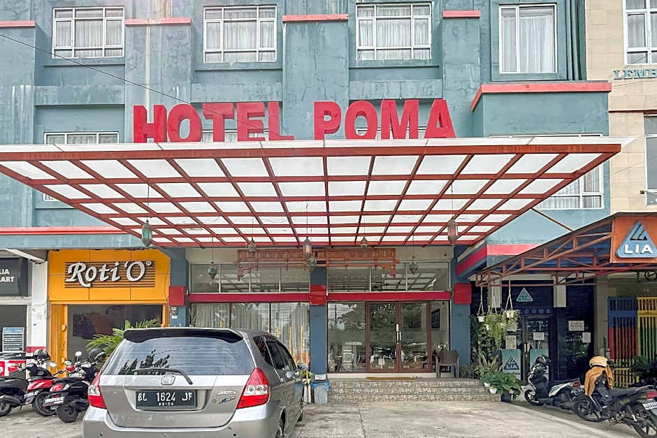 Urbanview Poma Hotel