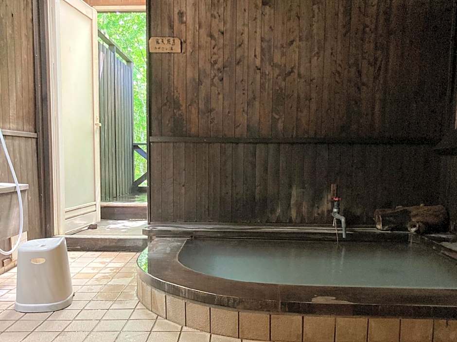 Shinyu Onsen Kurikomaso